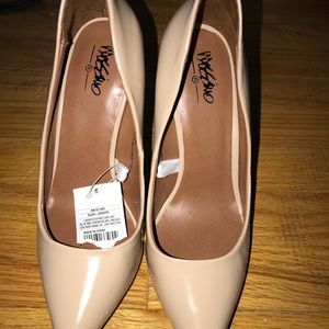 Brand new Nude heels